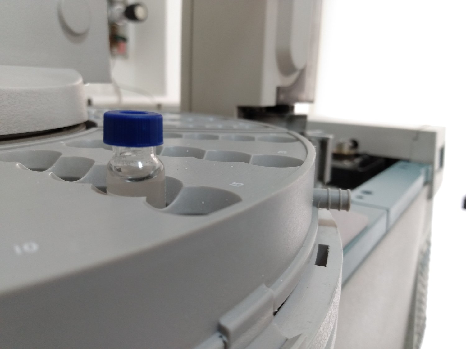 Estrutura e rotina do laboratório Celacanto Análises Ambientais